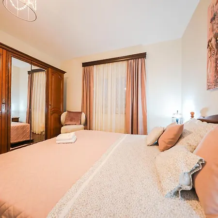 Marigold Vila *